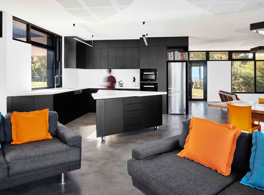 A Colorful Modern Home with Simple and Beautiful Lines in Waratah Bay by Hayne Wadley Architecture (7)