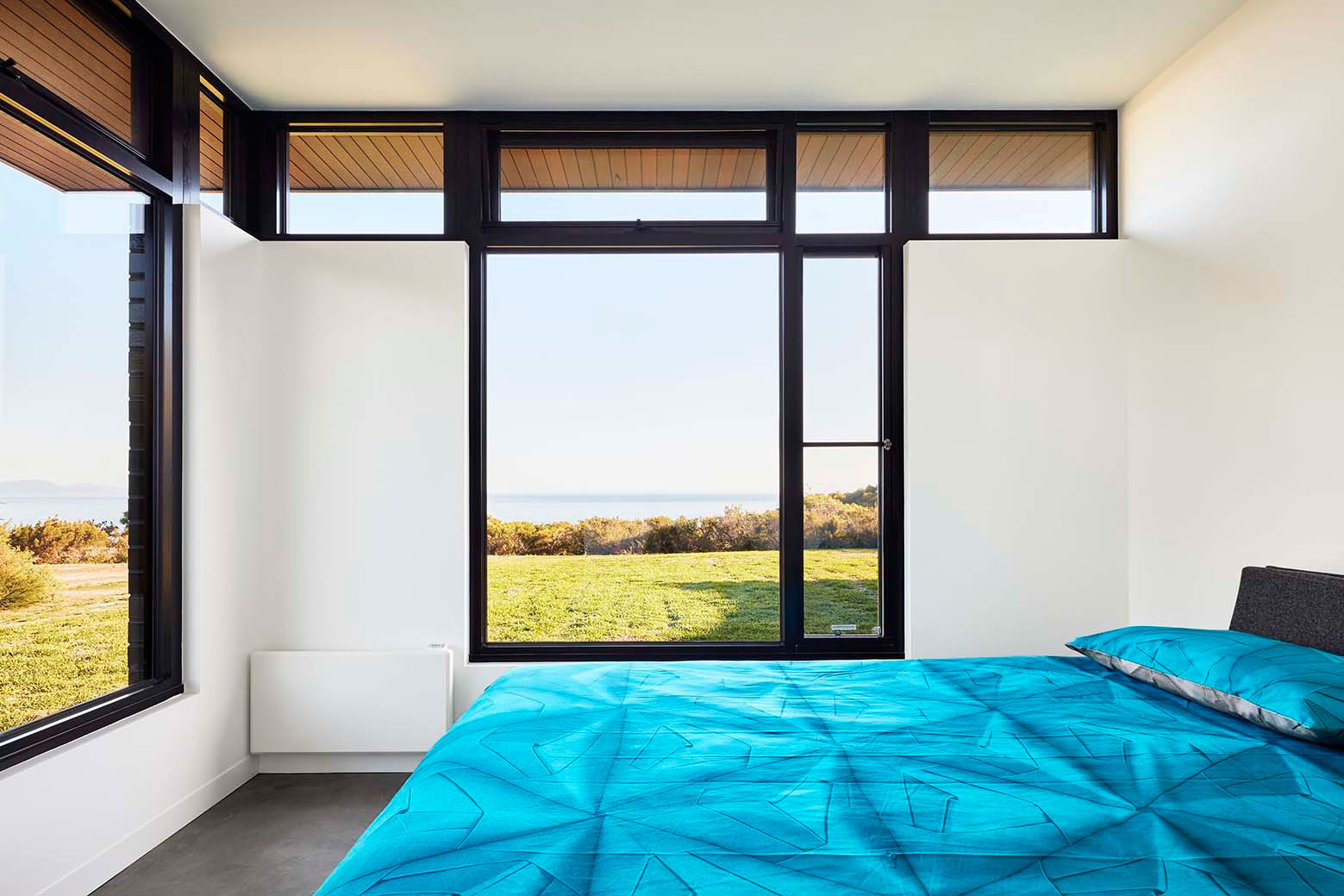 A Colorful Modern Home with Simple and Beautiful Lines in Waratah Bay by Hayne Wadley Architecture (9)