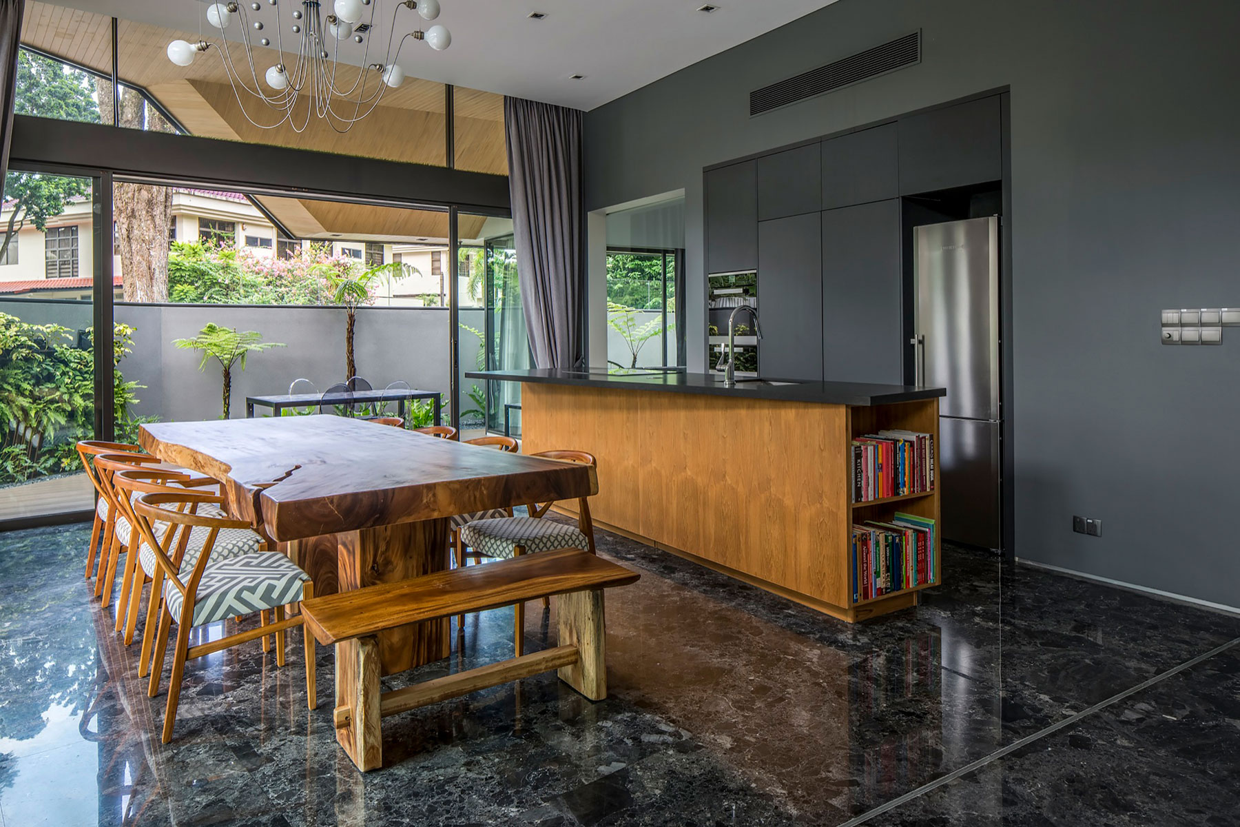 A Comfortable Contemporary House Surrounded by Mature Rain Trees and Quiet Walkways in Singapore by A D LAB (10)