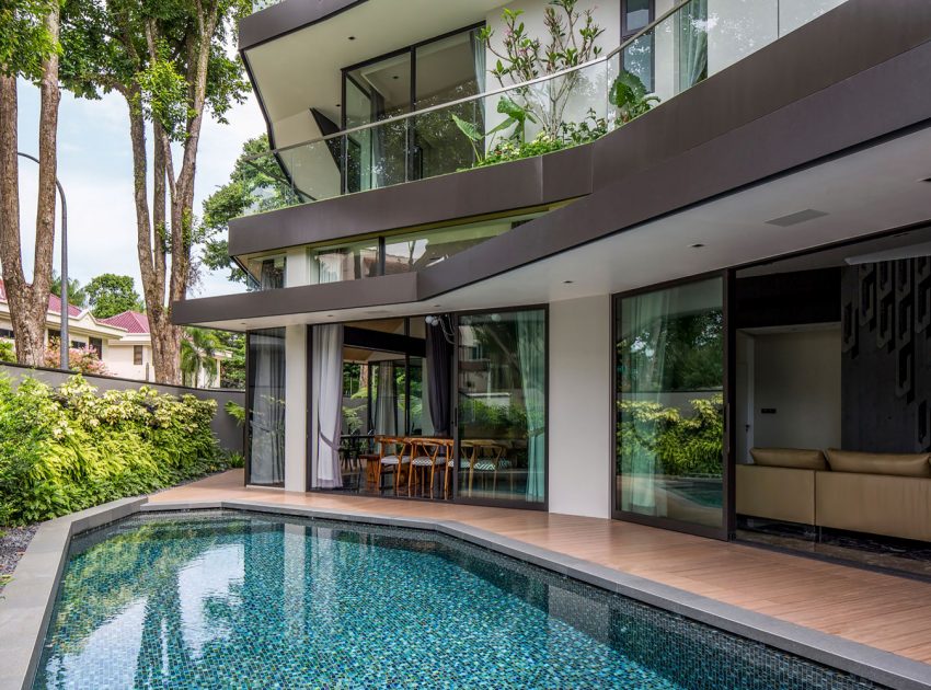 A Comfortable Contemporary House Surrounded by Mature Rain Trees and Quiet Walkways in Singapore by A D LAB (6)