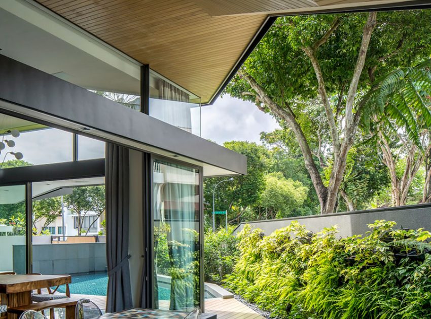 A Comfortable Contemporary House Surrounded by Mature Rain Trees and Quiet Walkways in Singapore by A D LAB (7)