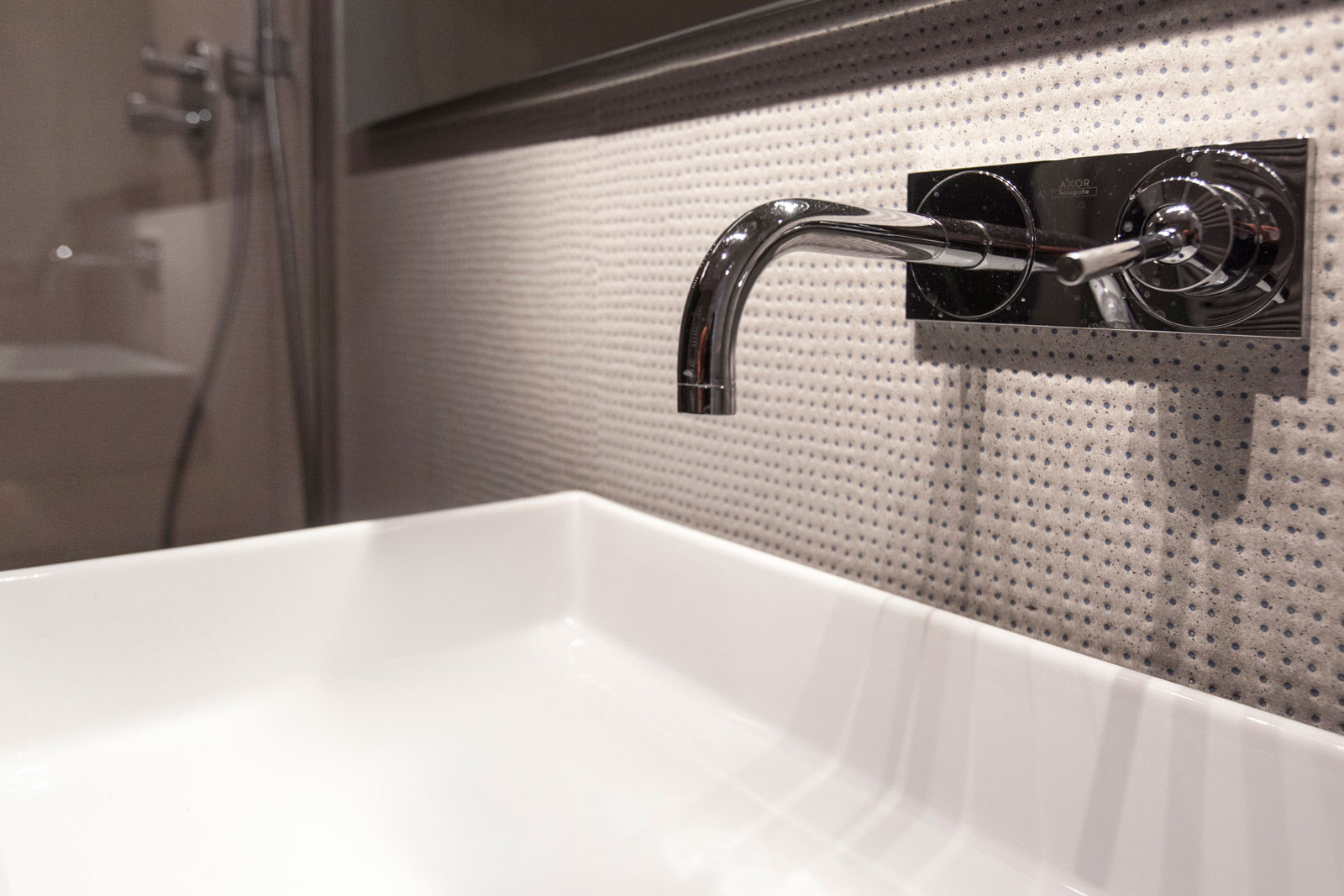 A Compact Yet Minimalist Apartment in Prati, Rome by Luca Peralta Studio (12)