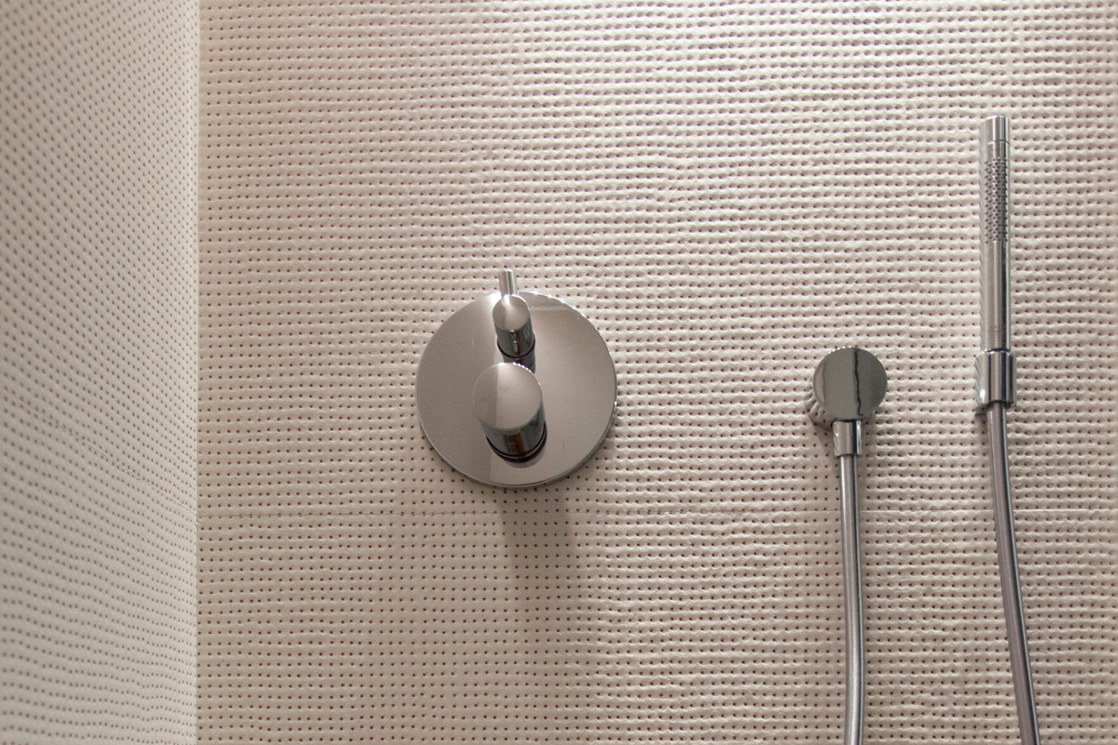 A Compact Yet Minimalist Apartment in Prati, Rome by Luca Peralta Studio (13)