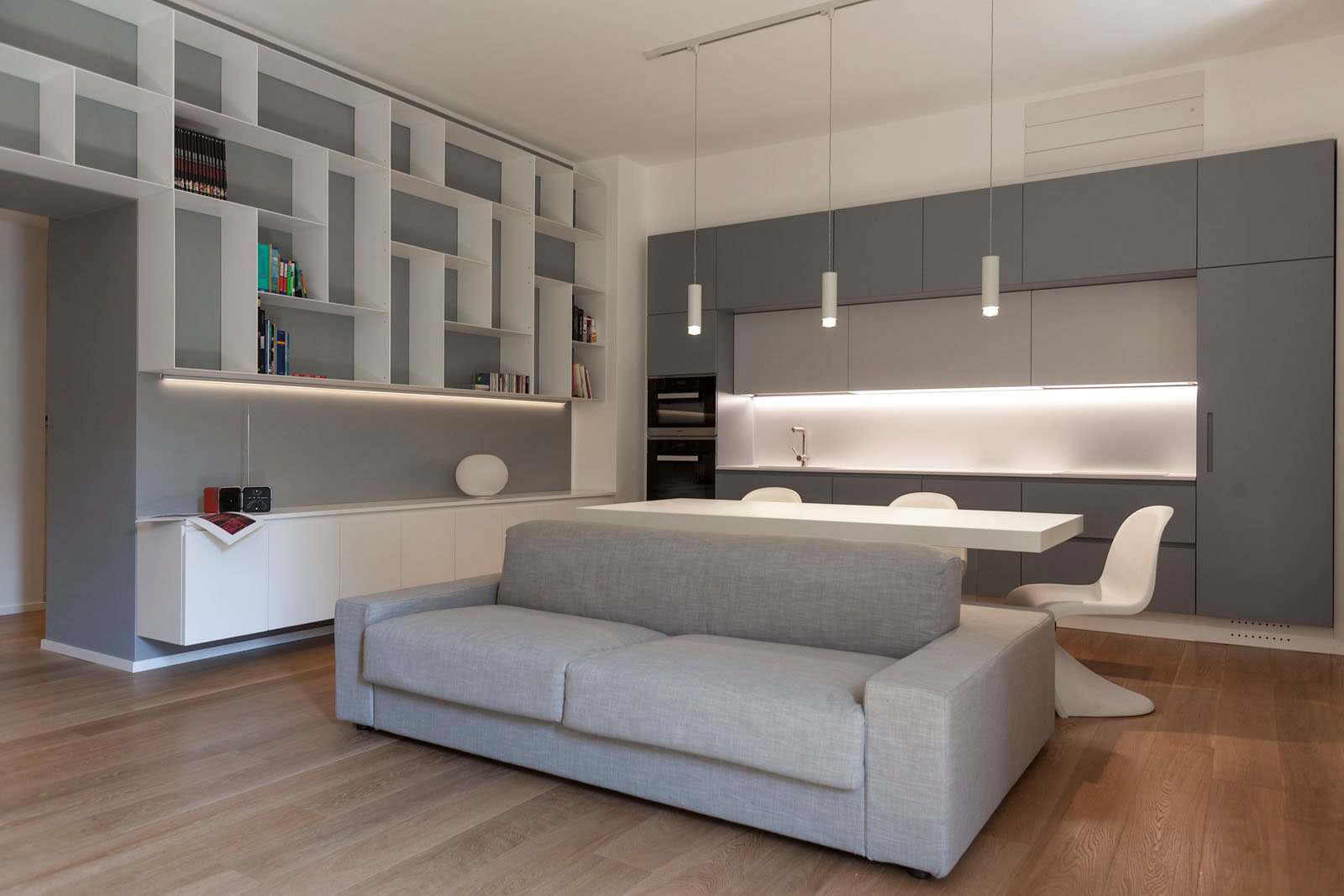 A Compact Yet Minimalist Apartment in Prati, Rome by Luca Peralta Studio (2)