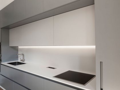 A Compact Yet Minimalist Apartment in Prati, Rome by Luca Peralta Studio (5)