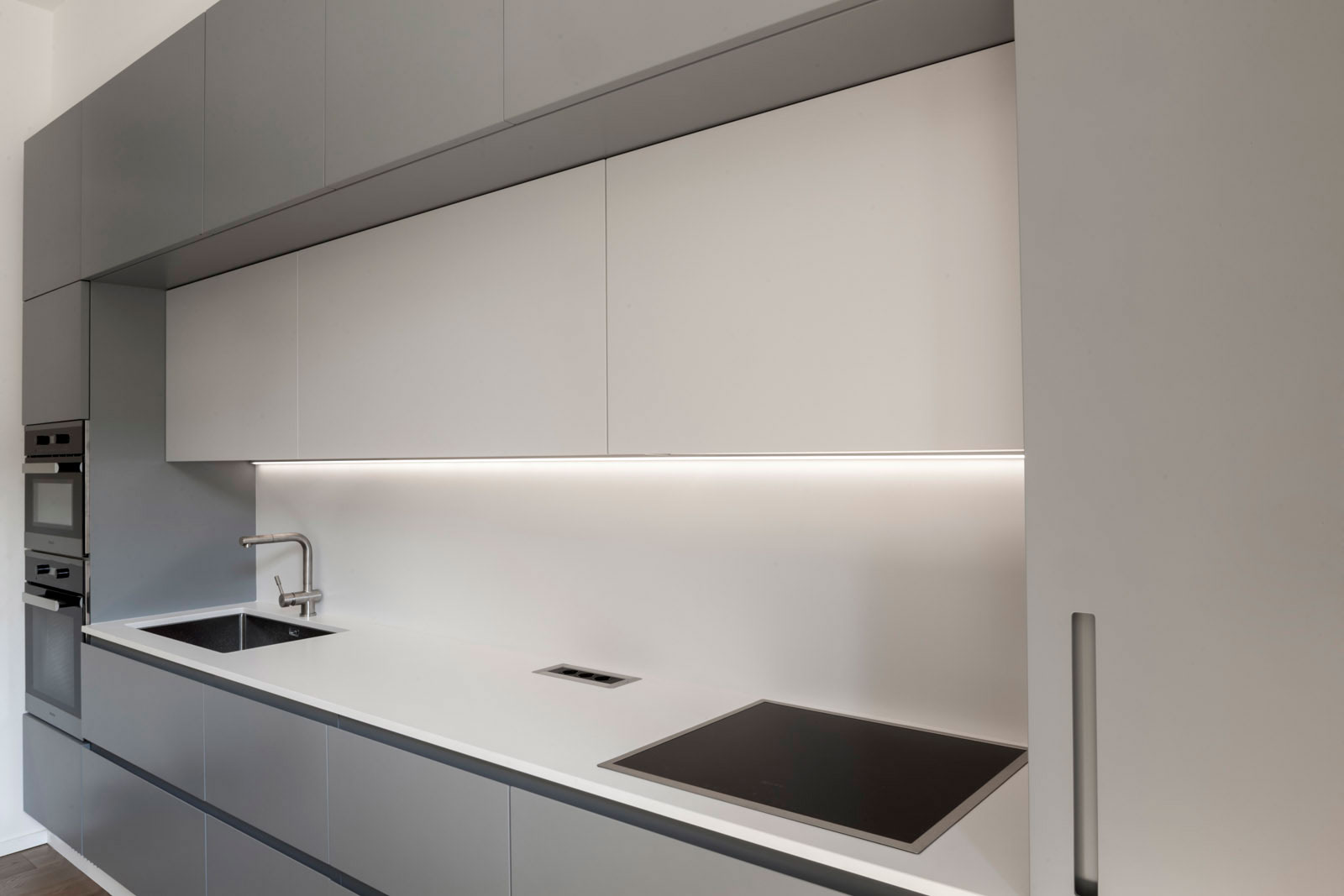 A Compact Yet Minimalist Apartment in Prati, Rome by Luca Peralta Studio (5)