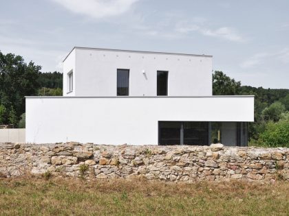 A Compact and Contemporary Family House in Hluboká nad Vltavou, Czech Republic