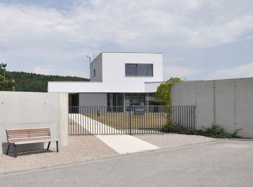 A Compact and Contemporary Family House in Hluboká nad Vltavou, Czech Republic by ATELIER 111 (2)