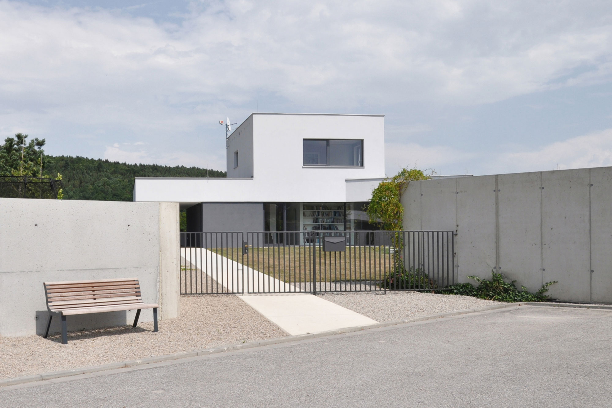 A Compact and Contemporary Family House in Hluboká nad Vltavou, Czech Republic by ATELIER 111 (2)