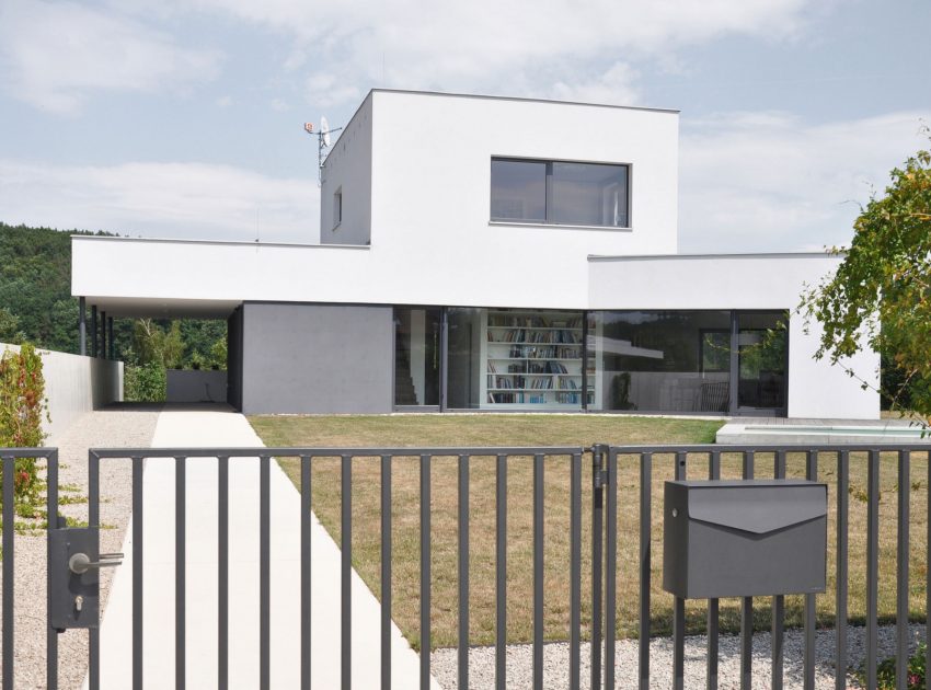 A Compact and Contemporary Family House in Hluboká nad Vltavou, Czech Republic by ATELIER 111 (3)