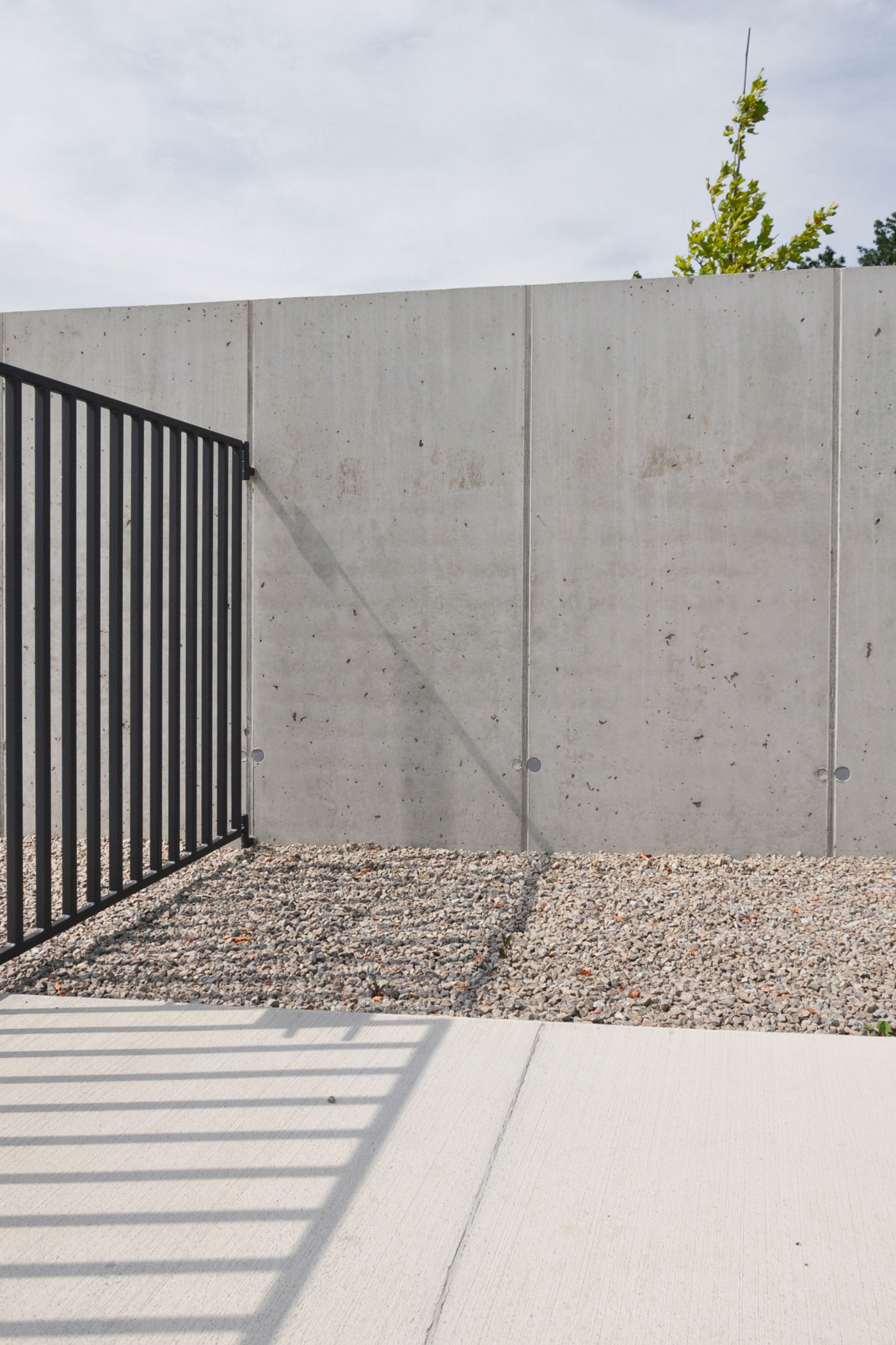 A Compact and Contemporary Family House in Hluboká nad Vltavou, Czech Republic by ATELIER 111 (4)