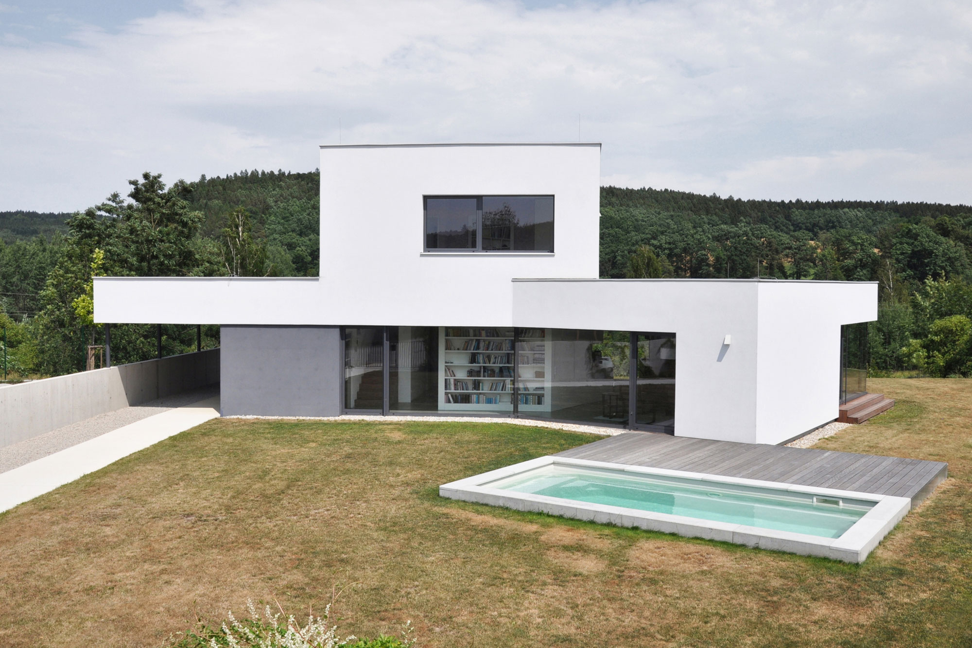 A Compact and Contemporary Family House in Hluboká nad Vltavou, Czech Republic by ATELIER 111 (5)
