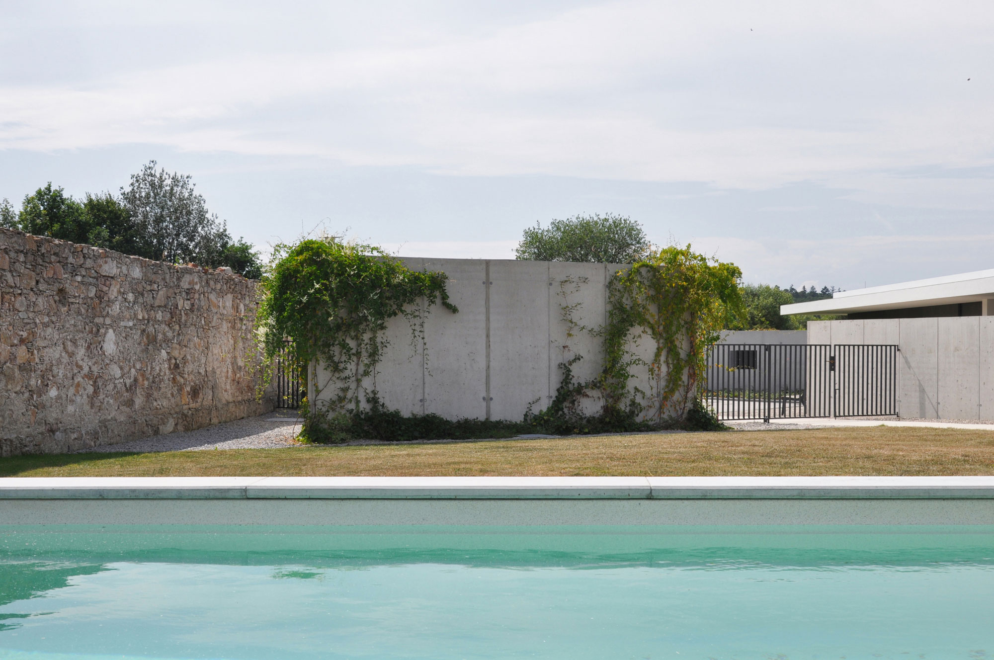 A Compact and Contemporary Family House in Hluboká nad Vltavou, Czech Republic by ATELIER 111 (6)