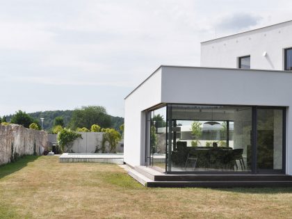 A Compact and Contemporary Family House in Hluboká nad Vltavou, Czech Republic by ATELIER 111 (8)