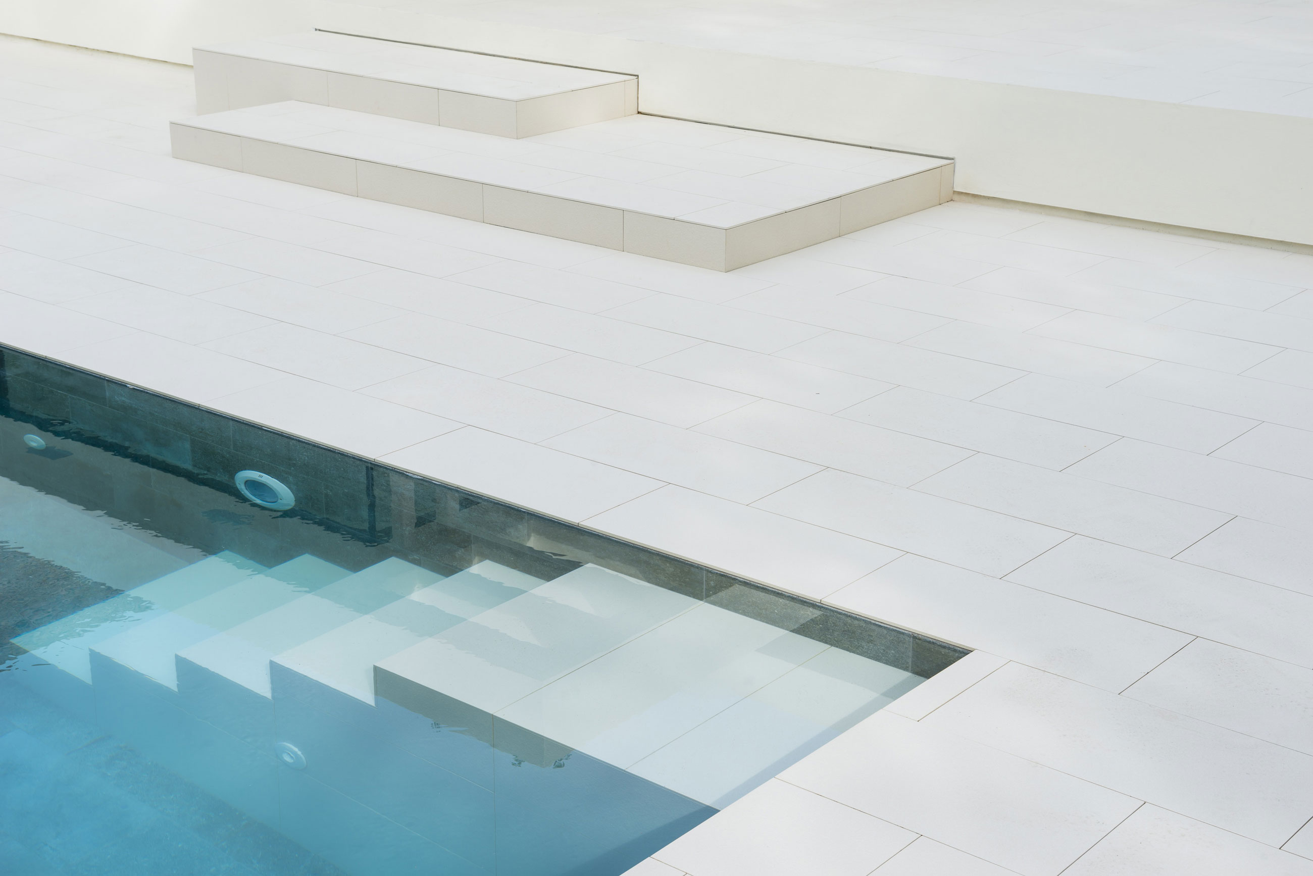 A Playful and Elegant Contemporary Home Formed by Overlapping Canopies in Spain by Juma Architects (11)