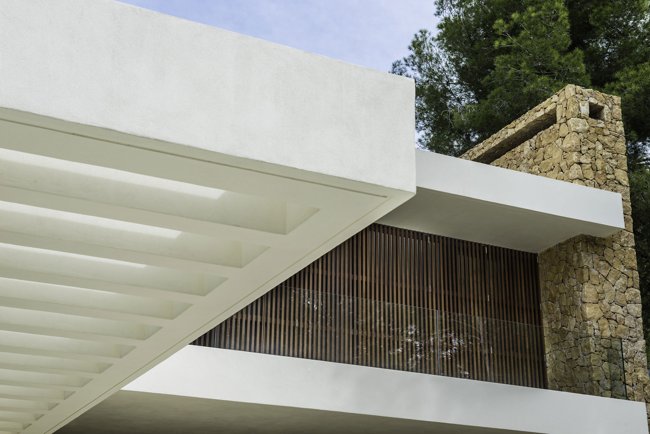 A Playful and Elegant Contemporary Home Formed by Overlapping Canopies in Spain by Juma Architects (9)
