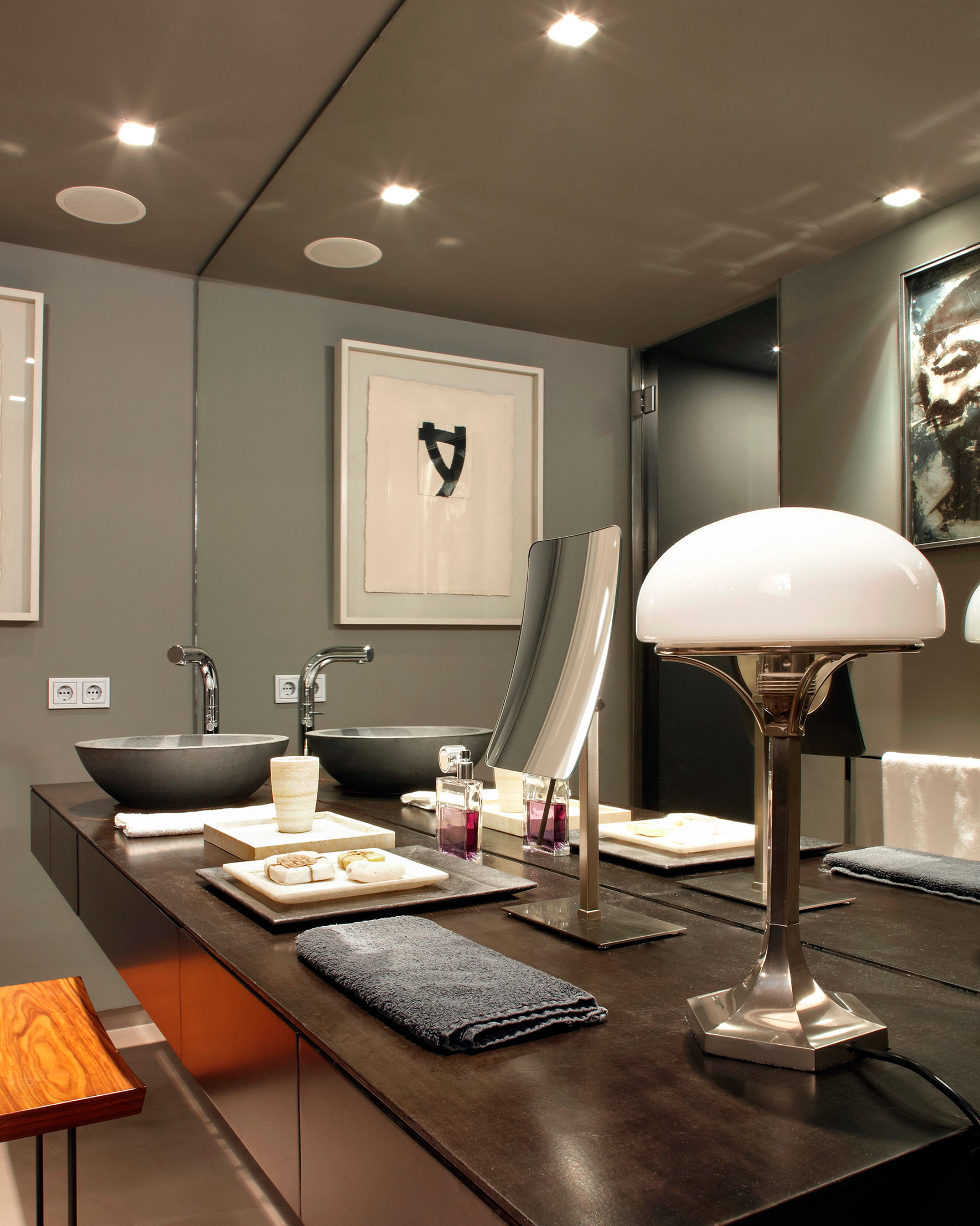 A Contemporary Apartment with Simple and Industrial Interiors in Barcelona by GCA Architects (17)