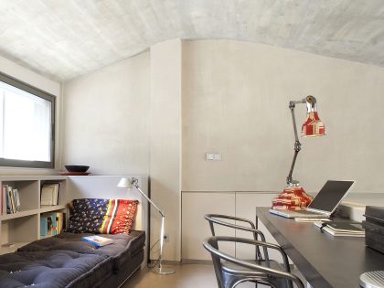 A Contemporary Apartment with Simple and Industrial Interiors in Barcelona by GCA Architects (19)