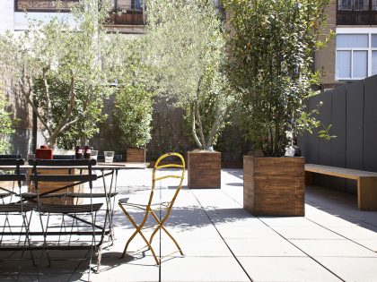 A Contemporary Apartment with Simple and Industrial Interiors in Barcelona by GCA Architects (3)