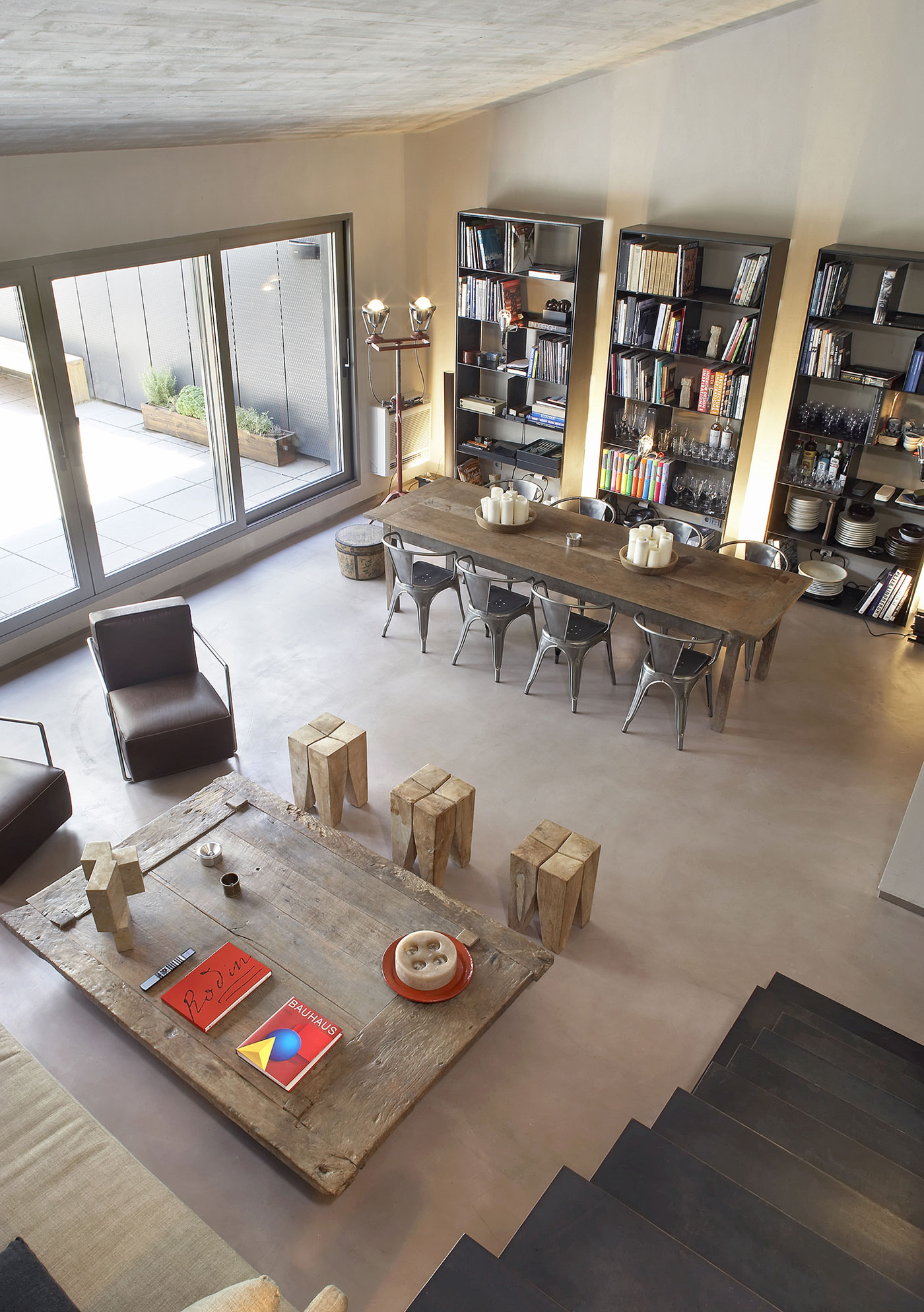 A Contemporary Apartment with Simple and Industrial Interiors in Barcelona by GCA Architects (7)