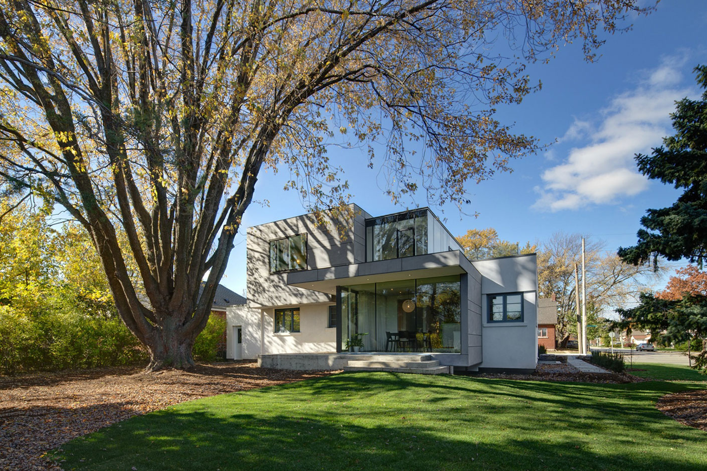 A Contemporary Art Deco Home in Hamilton, Canada by DPAI Architecture & Toms + McNally Design (1)