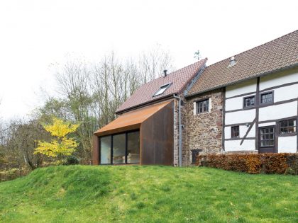 A Contemporary Extension for an Elegant Eighteenth-Century Home in Profondeville, Belgium by Puzzle’s Architecture (1)