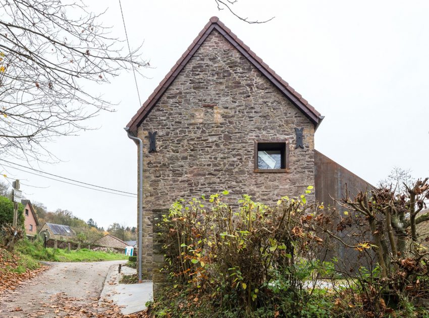 A Contemporary Extension for an Elegant Eighteenth-Century Home in Profondeville, Belgium by Puzzle’s Architecture (10)