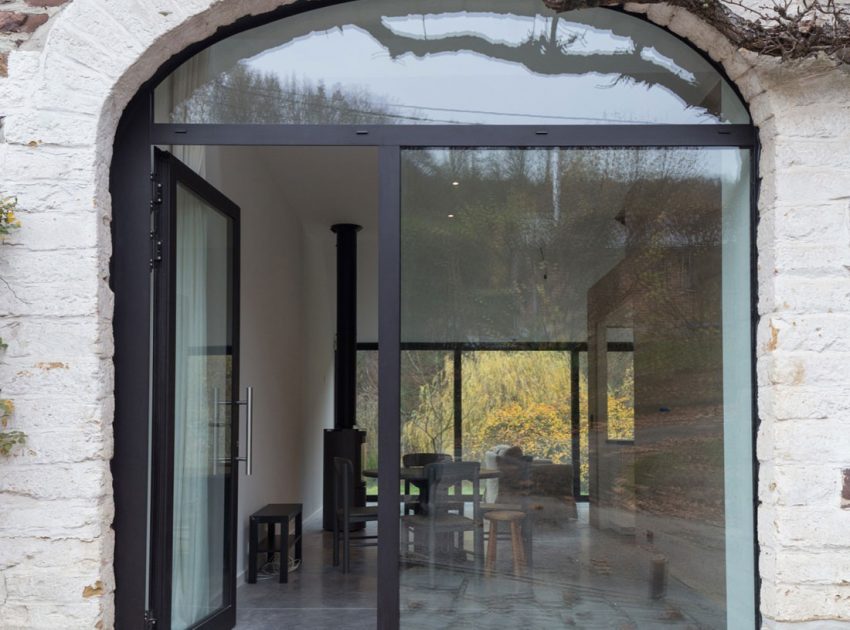 A Contemporary Extension for an Elegant Eighteenth-Century Home in Profondeville, Belgium by Puzzle’s Architecture (12)