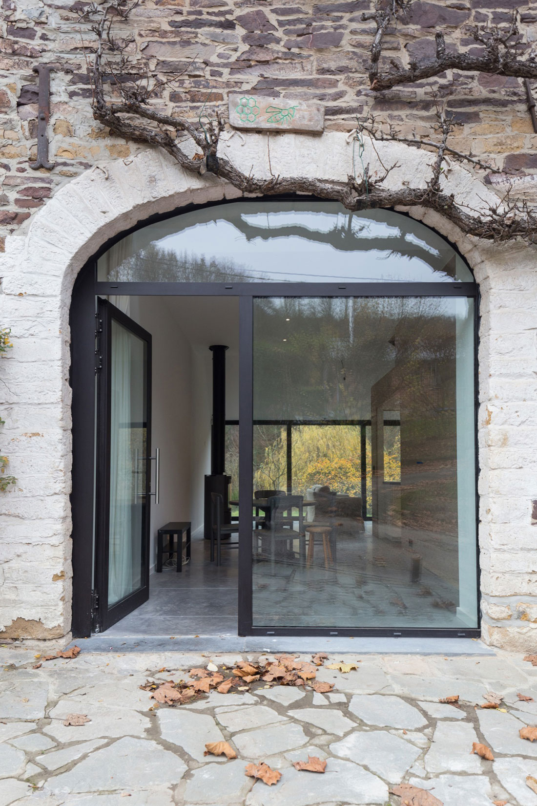 A Contemporary Extension for an Elegant Eighteenth-Century Home in Profondeville, Belgium by Puzzle’s Architecture (12)
