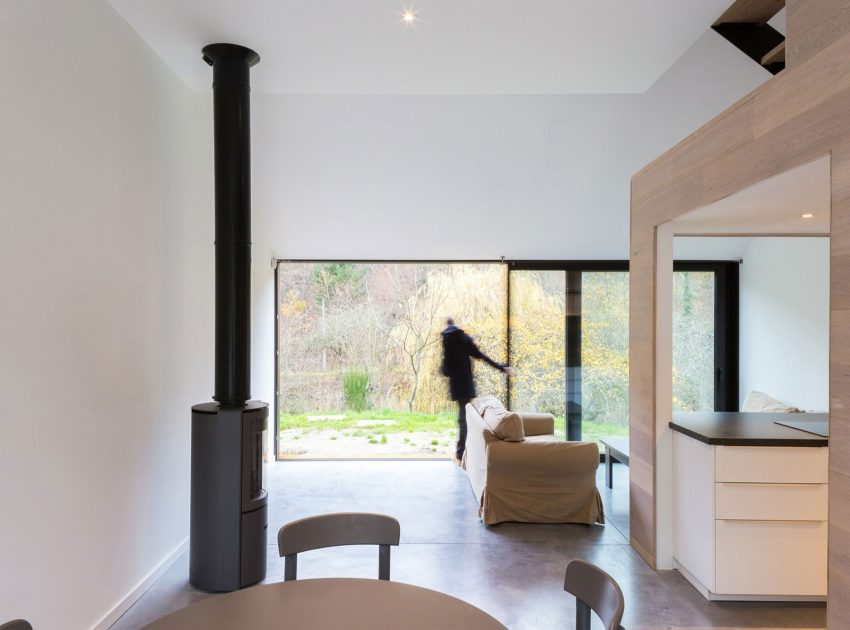 A Contemporary Extension for an Elegant Eighteenth-Century Home in Profondeville, Belgium by Puzzle’s Architecture (13)