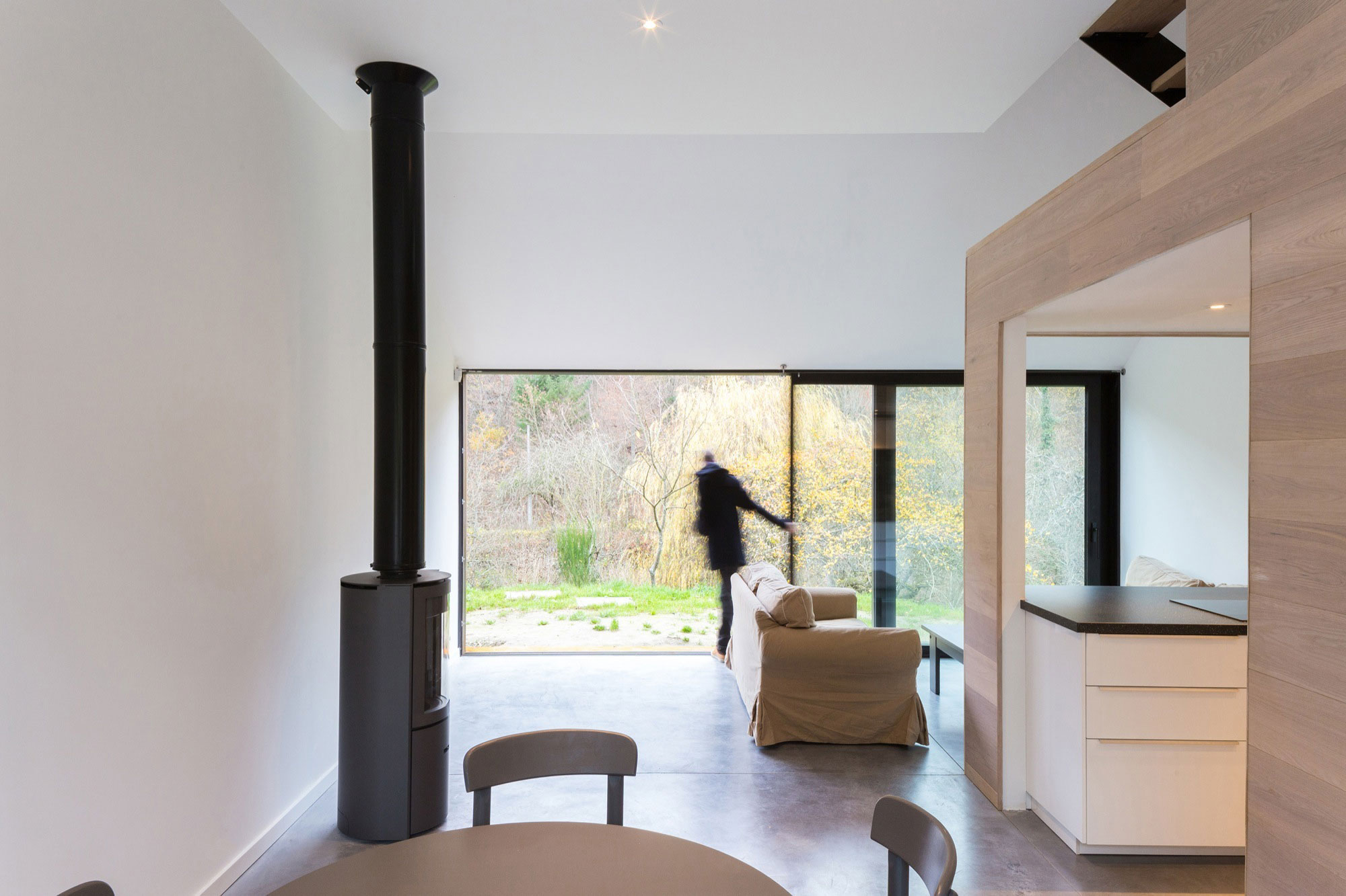 A Contemporary Extension for an Elegant Eighteenth-Century Home in Profondeville, Belgium by Puzzle’s Architecture (13)