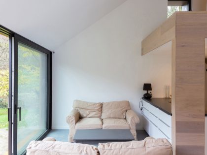 A Contemporary Extension for an Elegant Eighteenth-Century Home in Profondeville, Belgium by Puzzle’s Architecture (14)