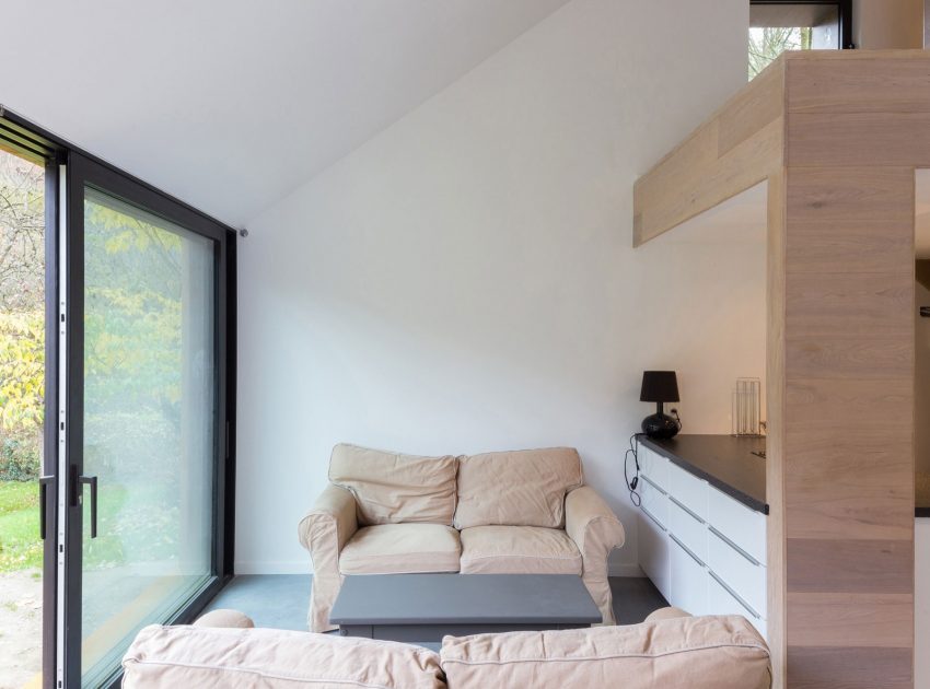 A Contemporary Extension for an Elegant Eighteenth-Century Home in Profondeville, Belgium by Puzzle’s Architecture (14)
