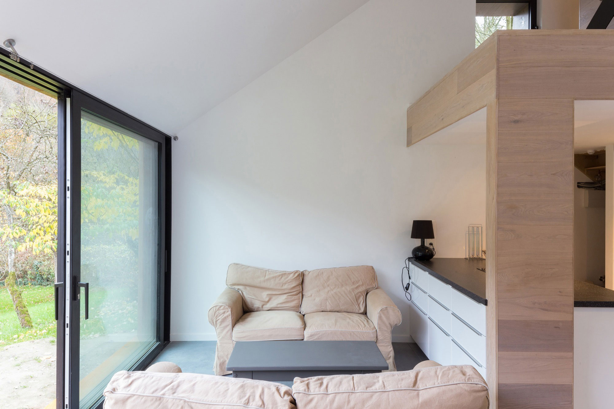 A Contemporary Extension for an Elegant Eighteenth-Century Home in Profondeville, Belgium by Puzzle’s Architecture (14)