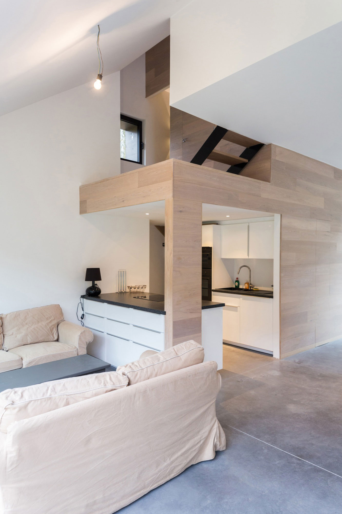 A Contemporary Extension for an Elegant Eighteenth-Century Home in Profondeville, Belgium by Puzzle’s Architecture (15)