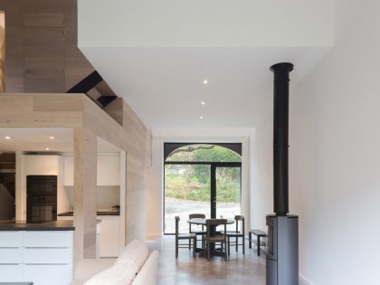 A Contemporary Extension for an Elegant Eighteenth-Century Home in Profondeville, Belgium by Puzzle’s Architecture (16)