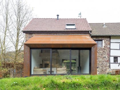 A Contemporary Extension for an Elegant Eighteenth-Century Home in Profondeville, Belgium by Puzzle’s Architecture (2)