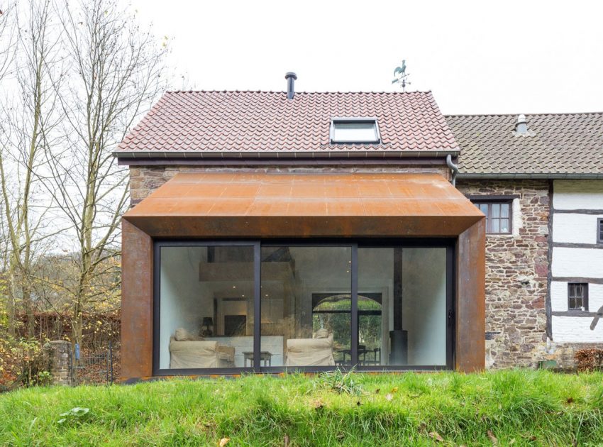 A Contemporary Extension for an Elegant Eighteenth-Century Home in Profondeville, Belgium by Puzzle’s Architecture (2)