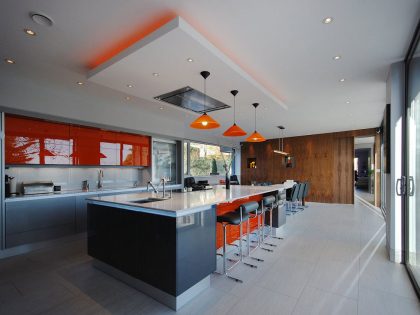 A Contemporary Family Home with Strong and Vibrant Interiors in Hertfordshire by Stephen Davy Peter Smith Architects (7)