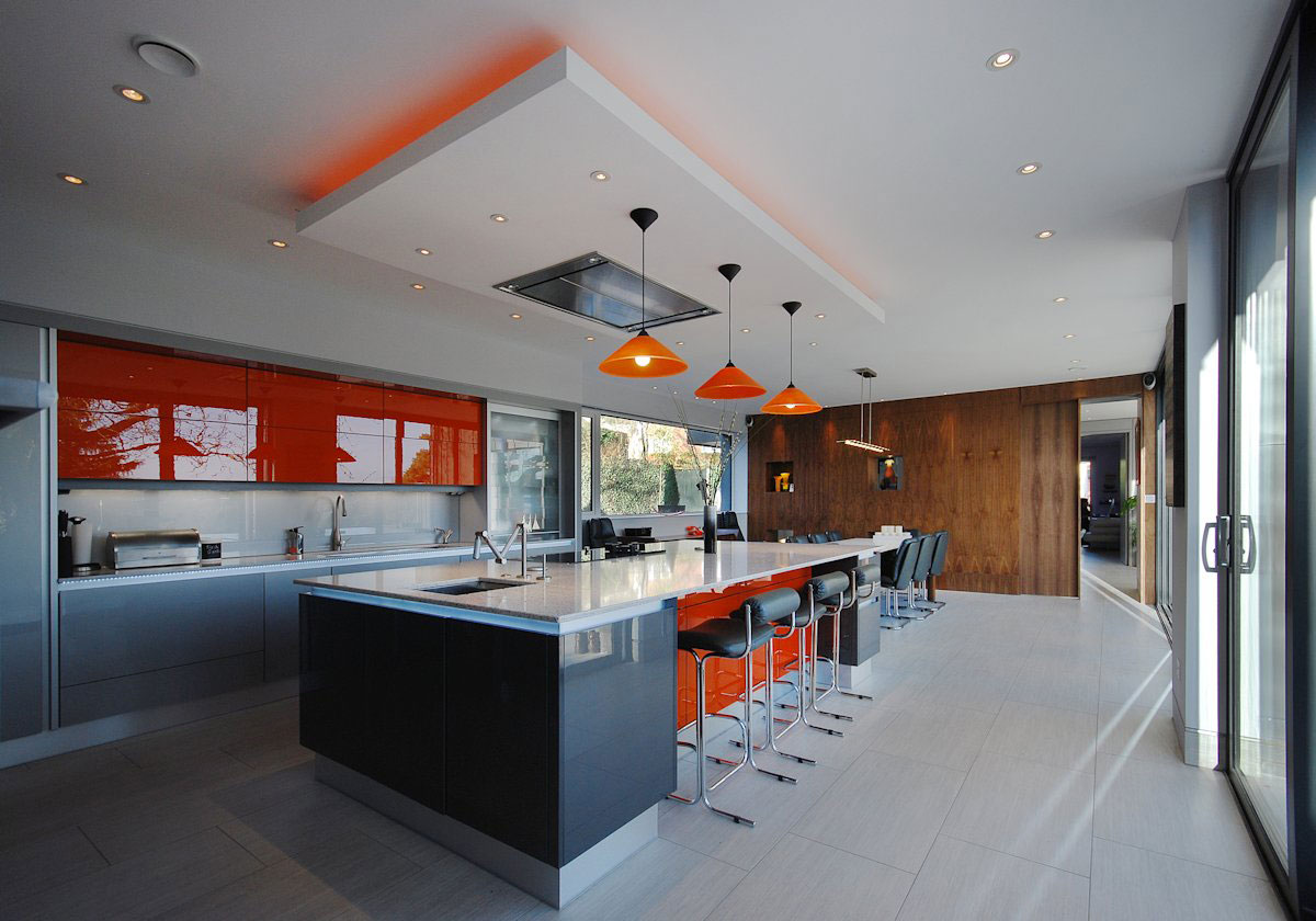A Contemporary Family Home with Strong and Vibrant Interiors in Hertfordshire by Stephen Davy Peter Smith Architects (7)