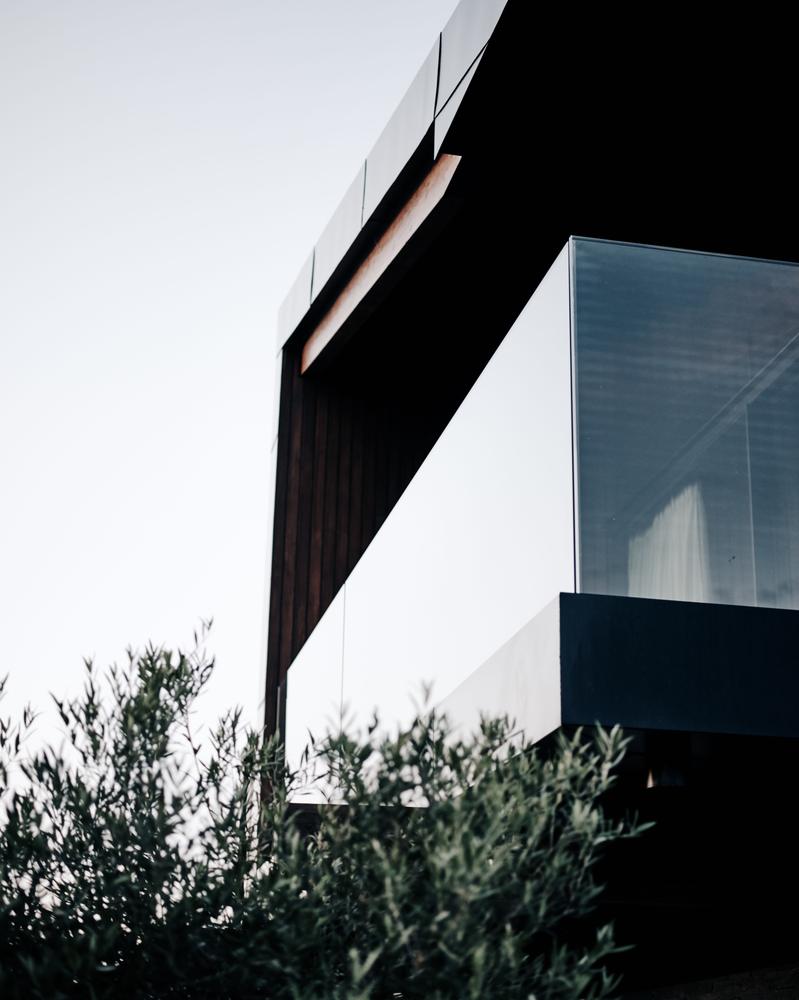 A Contemporary Family Home with a Pair of Mono-Pitched Volumes in South Wales by Hyde + Hyde Architects (2)