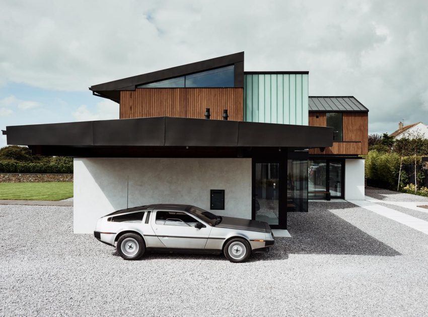 A Contemporary Family Home with a Pair of Mono-Pitched Volumes in South Wales by Hyde + Hyde Architects (3)