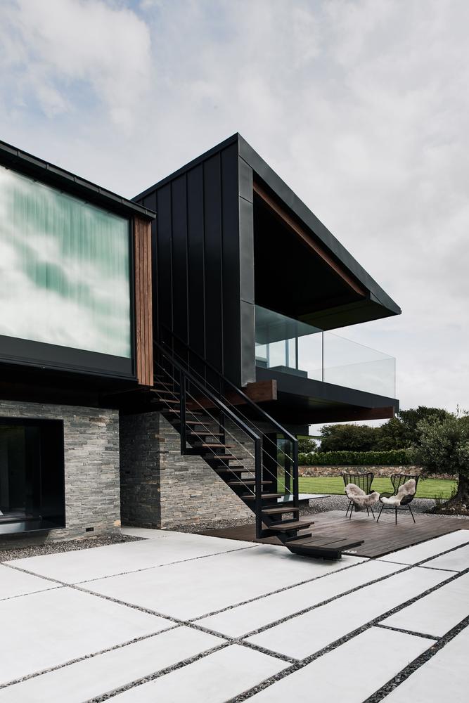 A Contemporary Family Home with a Pair of Mono-Pitched Volumes in South Wales by Hyde + Hyde Architects (4)