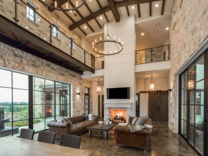 A Striking Contemporary Home with Rustic Style and Steel Elements in Austin, Texas