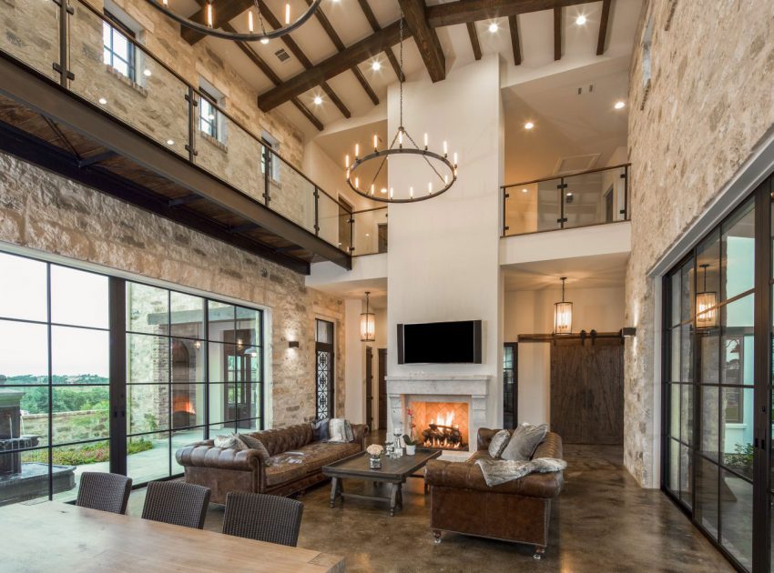 A Striking Contemporary Home with Rustic Style and Steel Elements in Austin, Texas by Vanguard Studio Inc (1)
