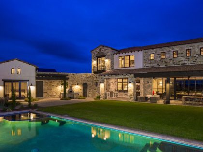 A Striking Contemporary Home with Rustic Style and Steel Elements in Austin, Texas by Vanguard Studio Inc (14)