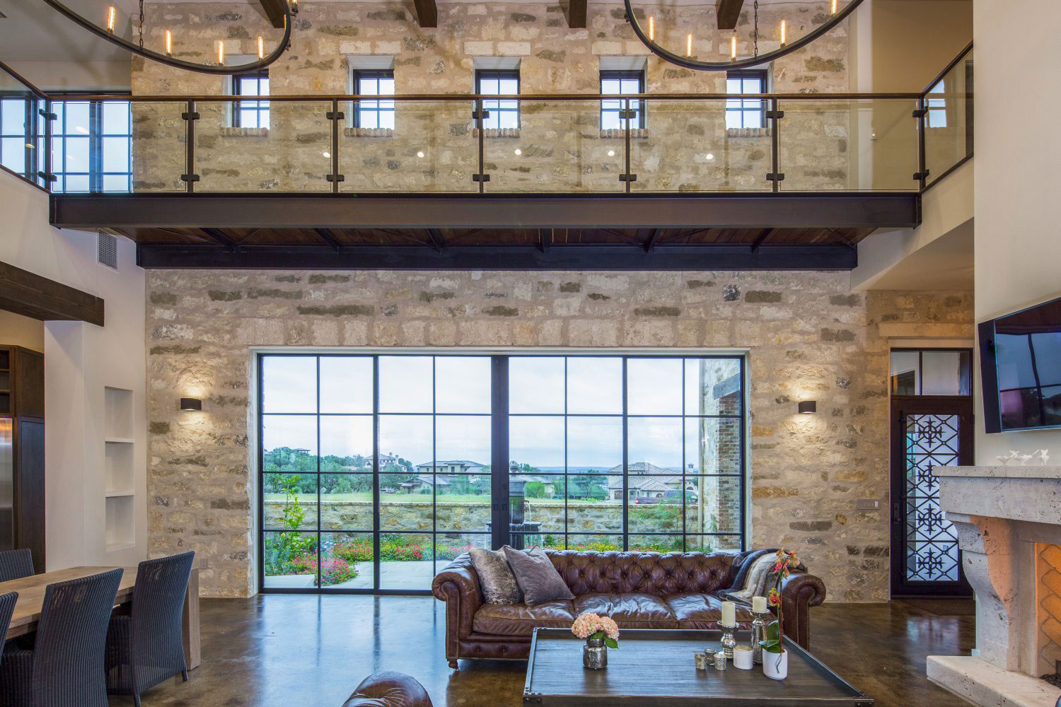 A Striking Contemporary Home with Rustic Style and Steel Elements in Austin, Texas by Vanguard Studio Inc (3)