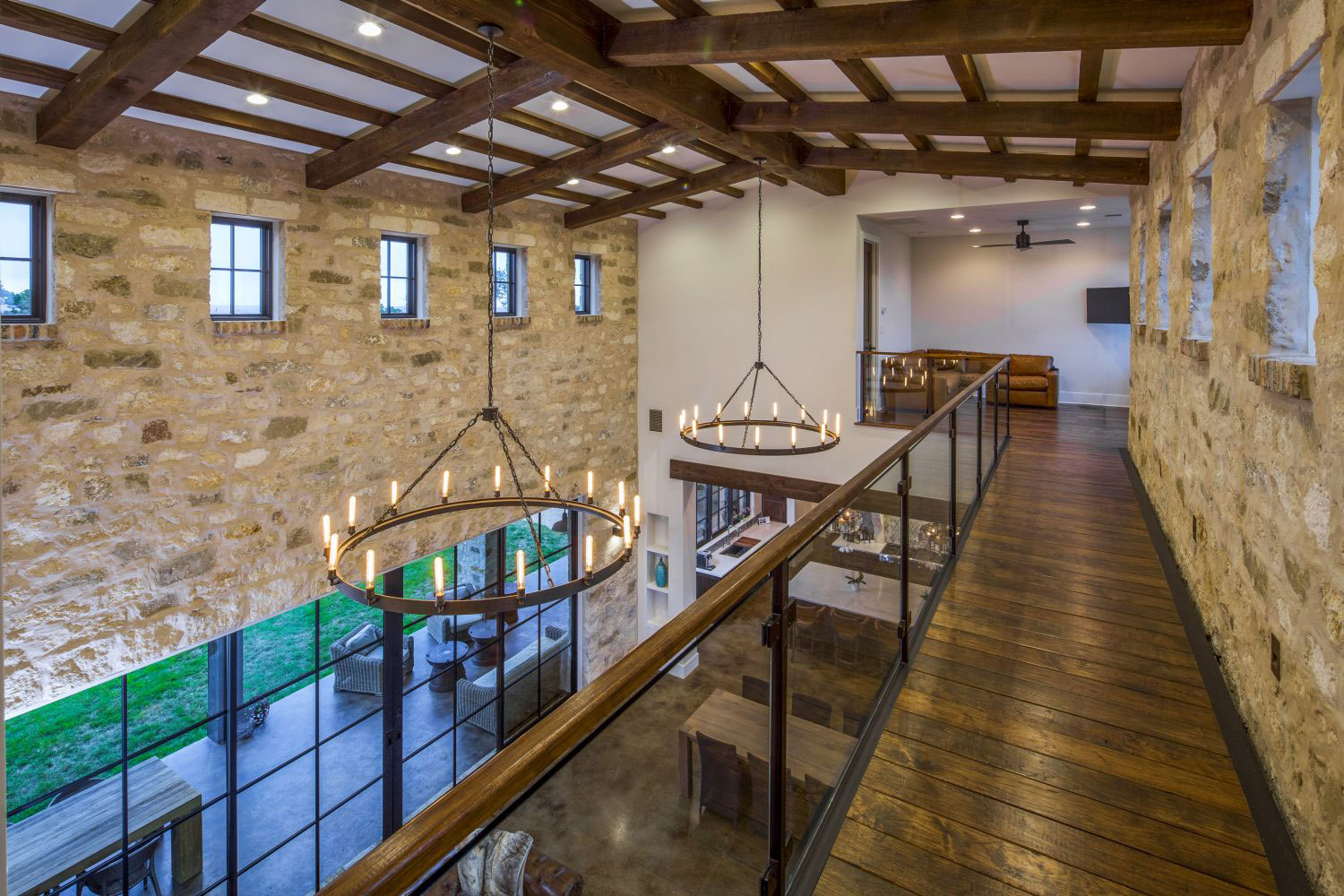 A Striking Contemporary Home with Rustic Style and Steel Elements in Austin, Texas by Vanguard Studio Inc (8)