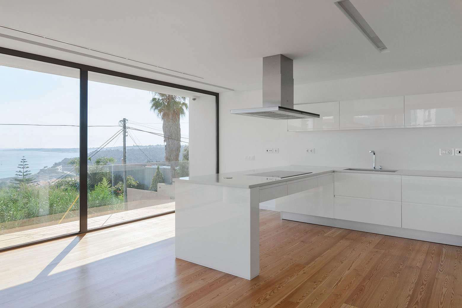 A Stunning Contemporary Hillside Home Overlooking the Atlantic Ocean in Dafundo by JPS Atelier (17)