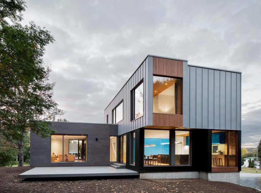 A Contemporary Home Combines Wood and Steel Panelling in Rimouski by NatureHumaine (1)